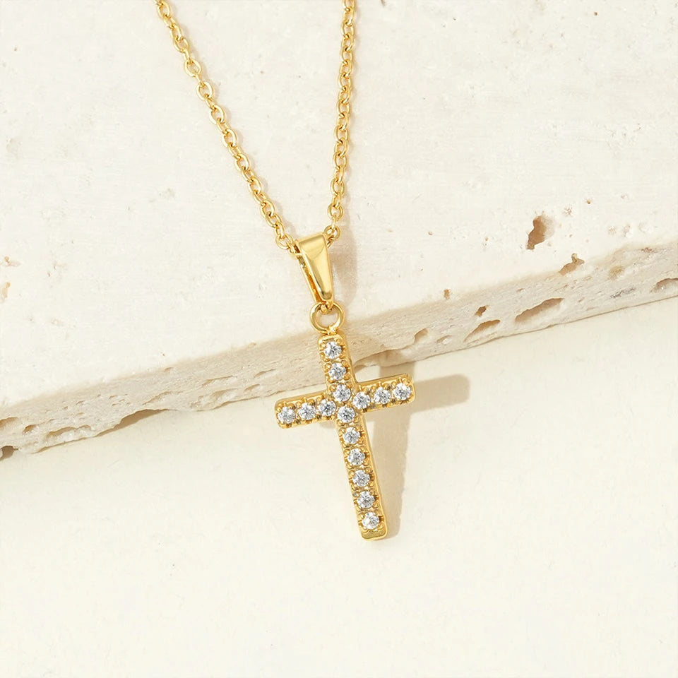 Alice- Colar com Pendente em Cruz